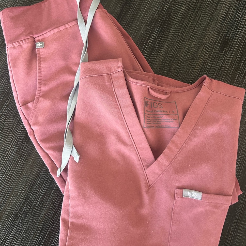 FIG Scrubs Set